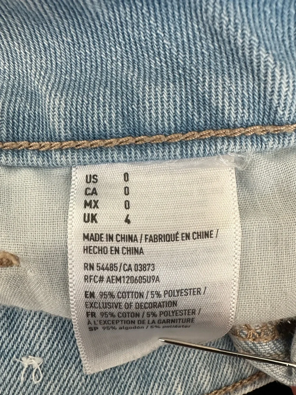 American Eagle Denim Jean Mini Skirt Light Wash Distressed Raw Hem Y2K Size 0